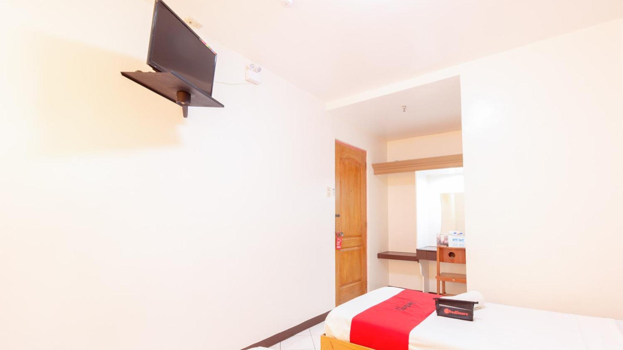 Hotel Reddoorz @ Paterno Street Tacloban Exteriér fotografie