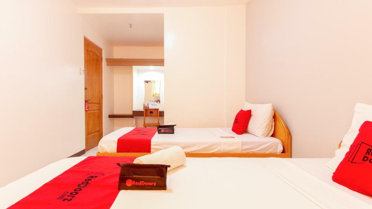 Hotel Reddoorz @ Paterno Street Tacloban Exteriér fotografie