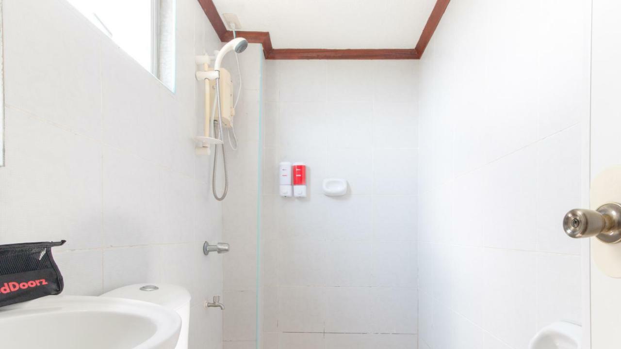 Hotel Reddoorz @ Paterno Street Tacloban Exteriér fotografie