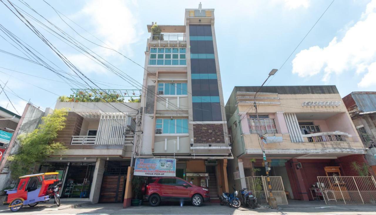 Hotel Reddoorz @ Paterno Street Tacloban Exteriér fotografie